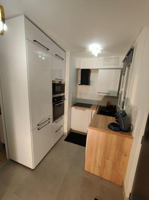 Joli Appartement Au Pied Du Tramway Bezons Exterior photo